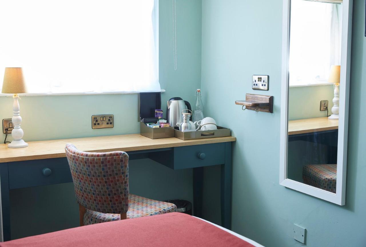 Double Room,1333117088:JPEG